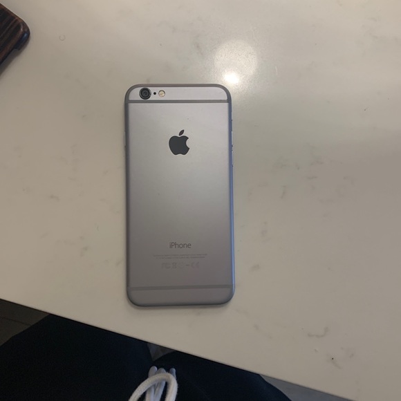iPhone 6 - Picture 2 of 6